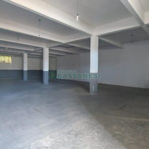 Pavilhão com 120m², no bairro De Lazzer em Caxias do Sul para Alugar