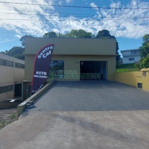 Pavilhão com 120m², no bairro De Lazzer em Caxias do Sul para Alugar