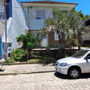 Casa com 100m², 3 dormitórios, 1 vaga, no bairro São Leopoldo em Caxias do Sul para Comprar
