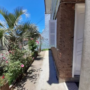 Casa com 100m², 3 dormitórios, 1 vaga, no bairro São Leopoldo em Caxias do Sul para Comprar