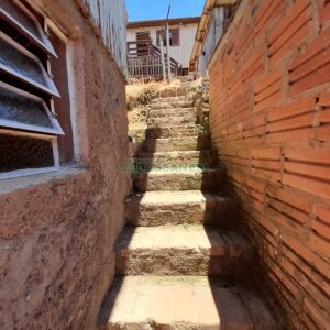 Casa com 100m², 3 dormitórios, 1 vaga, no bairro São Leopoldo em Caxias do Sul para Comprar