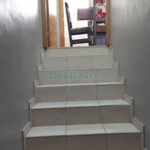 Sobrado com 87m², 2 dormitórios, 1 vaga, no bairro Charqueadas em Caxias do Sul para Comprar