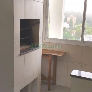 Sobrado com 87m², 2 dormitórios, 1 vaga, no bairro Charqueadas em Caxias do Sul para Comprar