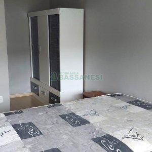 Sobrado com 87m², 2 dormitórios, 1 vaga, no bairro Charqueadas em Caxias do Sul para Comprar