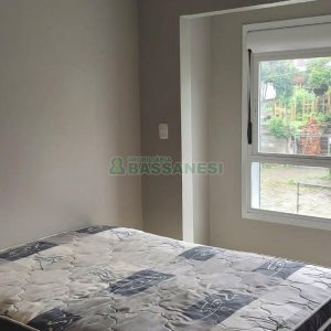 Sobrado com 87m², 2 dormitórios, 1 vaga, no bairro Charqueadas em Caxias do Sul para Comprar