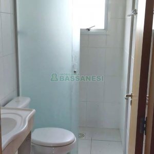 Sobrado com 87m², 2 dormitórios, 1 vaga, no bairro Charqueadas em Caxias do Sul para Comprar