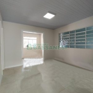 Casa Comercial com 60m², no bairro Kayser em Caxias do Sul para Alugar