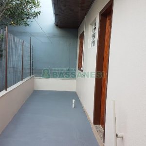 Casa Comercial com 60m², no bairro Kayser em Caxias do Sul para Alugar