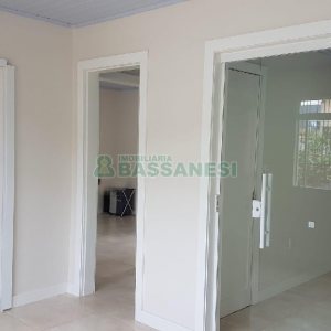 Casa Comercial com 60m², no bairro Kayser em Caxias do Sul para Alugar