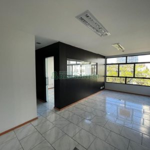 Sala com 96m², 1 vaga, no bairro Centro em Caxias do Sul para Comprar