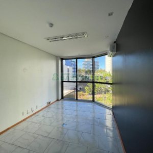 Sala com 96m², 1 vaga, no bairro Centro em Caxias do Sul para Comprar