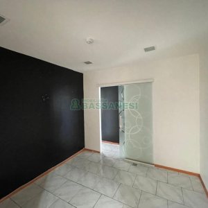 Sala com 96m², 1 vaga, no bairro Centro em Caxias do Sul para Comprar