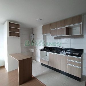 Apartamento com 42m², 2 dormitórios, 1 vaga, no bairro Petrópolis em Caxias do Sul para Alugar