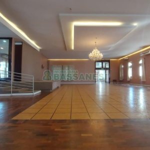 Loja com 3200m², no bairro Centro em Caxias do Sul para Alugar