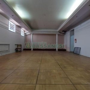 Loja com 3200m², no bairro Centro em Caxias do Sul para Alugar