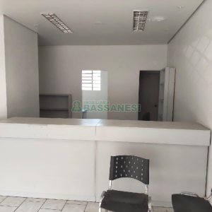 Loja Mobiliada com 160m², no bairro Pio X em Caxias do Sul para Alugar