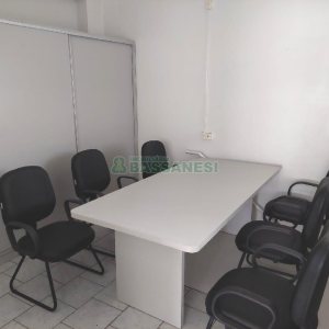 Loja Mobiliada com 160m², no bairro Pio X em Caxias do Sul para Alugar