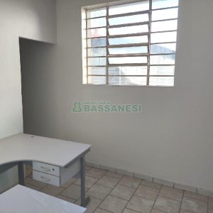 Loja Mobiliada com 160m², no bairro Pio X em Caxias do Sul para Alugar