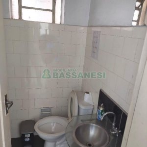 Loja Mobiliada com 160m², no bairro Pio X em Caxias do Sul para Alugar