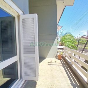 Casa Mobiliada com 611m², 4 dormitórios, 3 vagas, no bairro Petrópolis em Caxias do Sul para Alugar