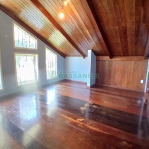 Casa Mobiliada com 611m², 4 dormitórios, 3 vagas, no bairro Petrópolis em Caxias do Sul para Alugar