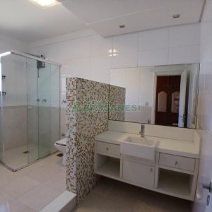 Casa Mobiliada com 611m², 4 dormitórios, 3 vagas, no bairro Petrópolis em Caxias do Sul para Alugar