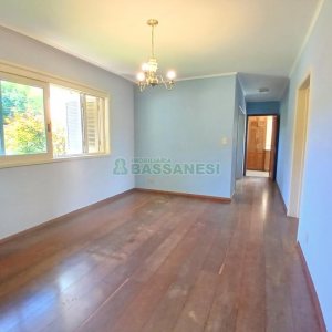 Casa Mobiliada com 611m², 4 dormitórios, 3 vagas, no bairro Petrópolis em Caxias do Sul para Alugar