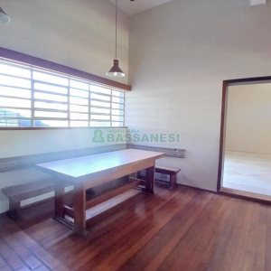 Casa Mobiliada com 611m², 4 dormitórios, 3 vagas, no bairro Petrópolis em Caxias do Sul para Alugar