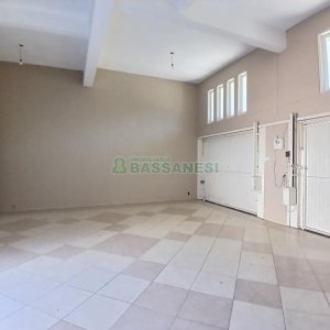 Casa Mobiliada com 611m², 4 dormitórios, 3 vagas, no bairro Petrópolis em Caxias do Sul para Alugar