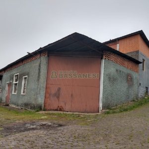 Pavilhão com 1000m², no bairro Centro em Caxias do Sul para Comprar