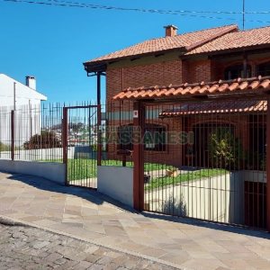 Casa com 405m², 3 dormitórios, 3 vagas, no bairro Colina Sorriso em Caxias do Sul para Comprar