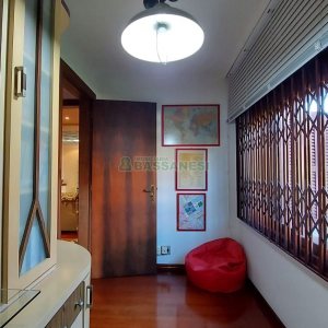 Casa com 405m², 3 dormitórios, 3 vagas, no bairro Colina Sorriso em Caxias do Sul para Comprar