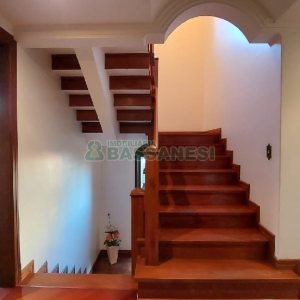 Casa com 405m², 3 dormitórios, 3 vagas, no bairro Colina Sorriso em Caxias do Sul para Comprar