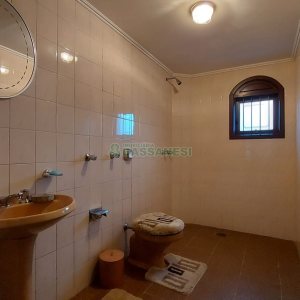 Casa com 405m², 3 dormitórios, 3 vagas, no bairro Colina Sorriso em Caxias do Sul para Comprar