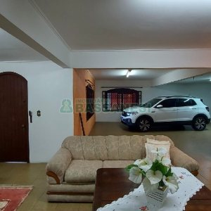 Casa com 405m², 3 dormitórios, 3 vagas, no bairro Colina Sorriso em Caxias do Sul para Comprar