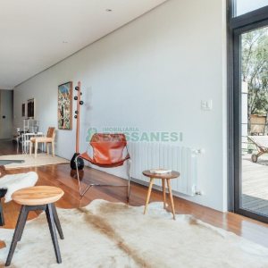 Casa com 484m², 3 dormitórios, 2 vagas, no bairro Linha 40 em Caxias do Sul para Comprar