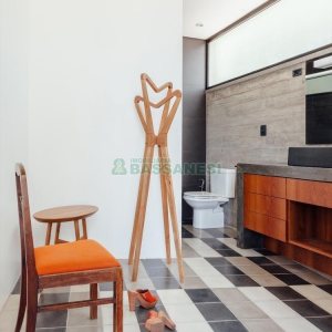 Casa com 484m², 3 dormitórios, 2 vagas, no bairro Linha 40 em Caxias do Sul para Comprar