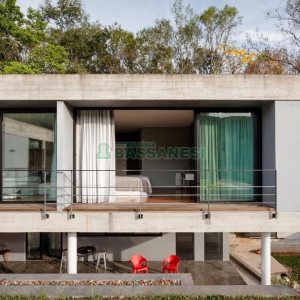 Casa com 484m², 3 dormitórios, 2 vagas, no bairro Linha 40 em Caxias do Sul para Comprar