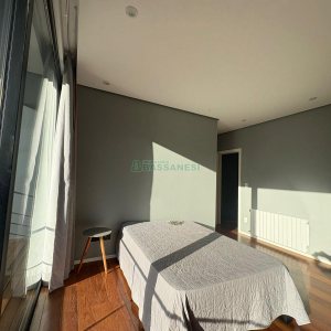 Casa com 484m², 3 dormitórios, 2 vagas, no bairro Linha 40 em Caxias do Sul para Comprar