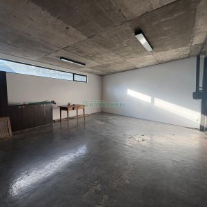 Casa com 484m², 3 dormitórios, 2 vagas, no bairro Linha 40 em Caxias do Sul para Comprar