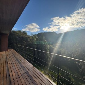 Casa com 484m², 3 dormitórios, 2 vagas, no bairro Linha 40 em Caxias do Sul para Comprar