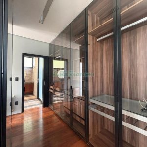 Casa com 484m², 3 dormitórios, 2 vagas, no bairro Linha 40 em Caxias do Sul para Comprar