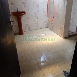 Casa com 236m², 3 dormitórios, 1 vaga, no bairro Santa Corona em Caxias do Sul para Comprar