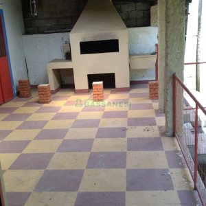 Casa com 236m², 3 dormitórios, 1 vaga, no bairro Santa Corona em Caxias do Sul para Comprar