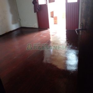 Casa com 236m², 3 dormitórios, 1 vaga, no bairro Santa Corona em Caxias do Sul para Comprar