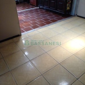 Casa com 236m², 3 dormitórios, 1 vaga, no bairro Santa Corona em Caxias do Sul para Comprar