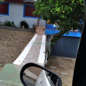 Casa com 236m², 3 dormitórios, 1 vaga, no bairro Santa Corona em Caxias do Sul para Comprar