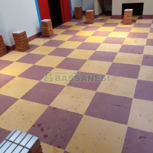 Casa com 236m², 3 dormitórios, 1 vaga, no bairro Santa Corona em Caxias do Sul para Comprar