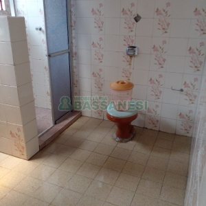 Casa com 236m², 3 dormitórios, 1 vaga, no bairro Santa Corona em Caxias do Sul para Comprar