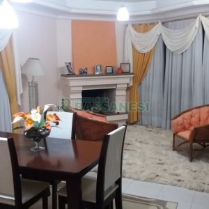 Casa com 320m², 3 dormitórios, 2 vagas, no bairro Vinhedos em Caxias do Sul para Comprar